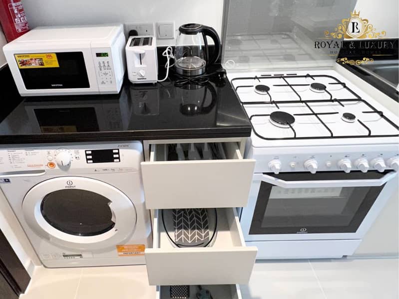 Studio with Full Golf Course View | All Bills Inclusive - Image 6