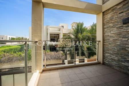 Mid Unit | All Beds Ensuite | Ready to Move In