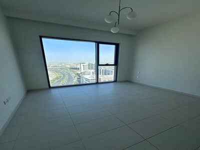 Well Maintained | Mid Floor | Prime Location