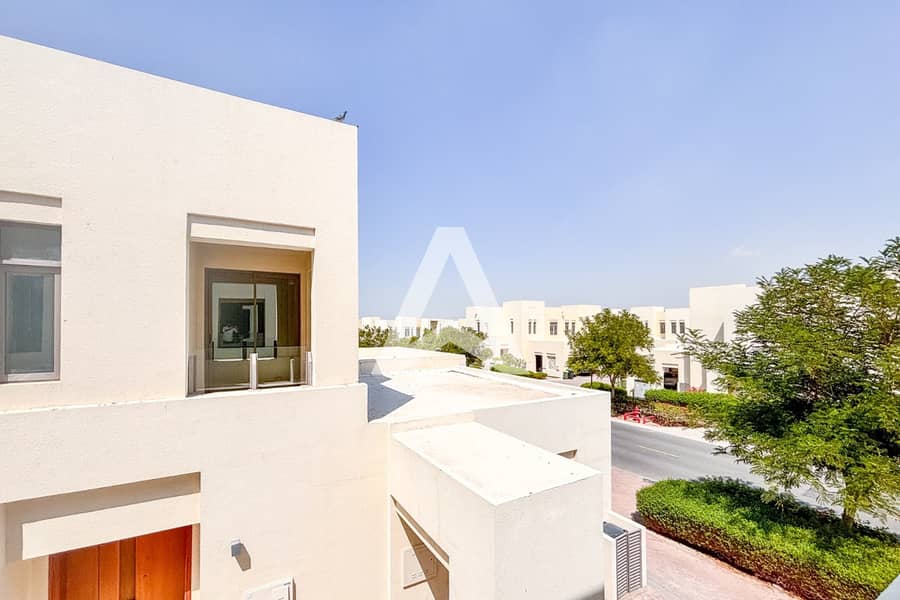 Overlooking Park, Pool n Badminton Court | Type J Overlooking Park, Pool n Badminton Court | Type J