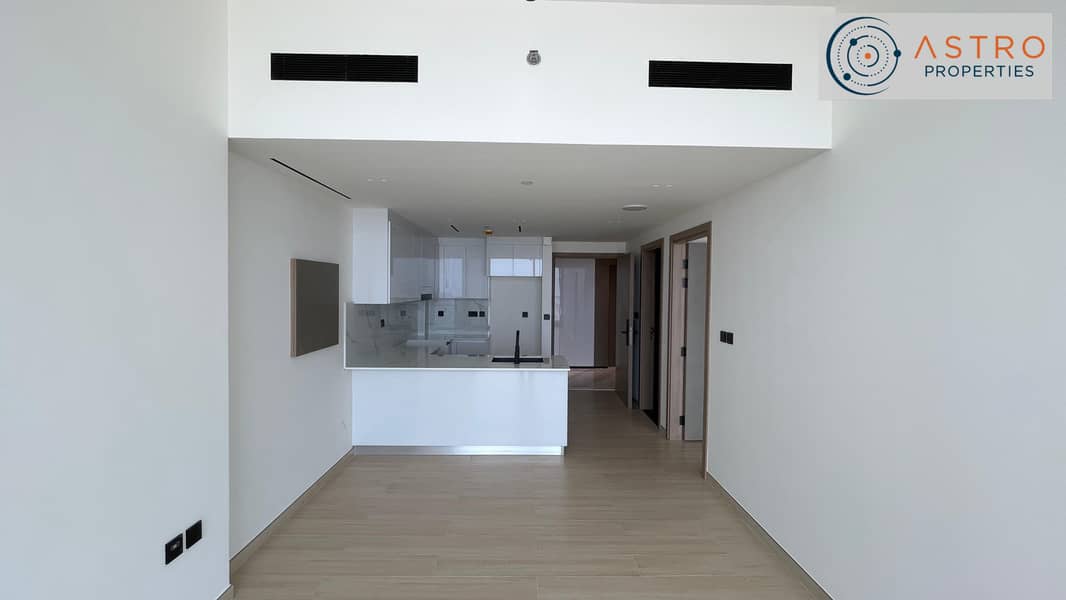 Pool View | Huge Balcony | Ready to move-in Pool View | Huge Balcony | Ready to move-in