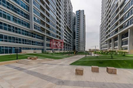Must See | Large 2BR | 12 Cheques | Open Kitchen Must See | Large 2BR | 12 Cheques | Open Kitchen