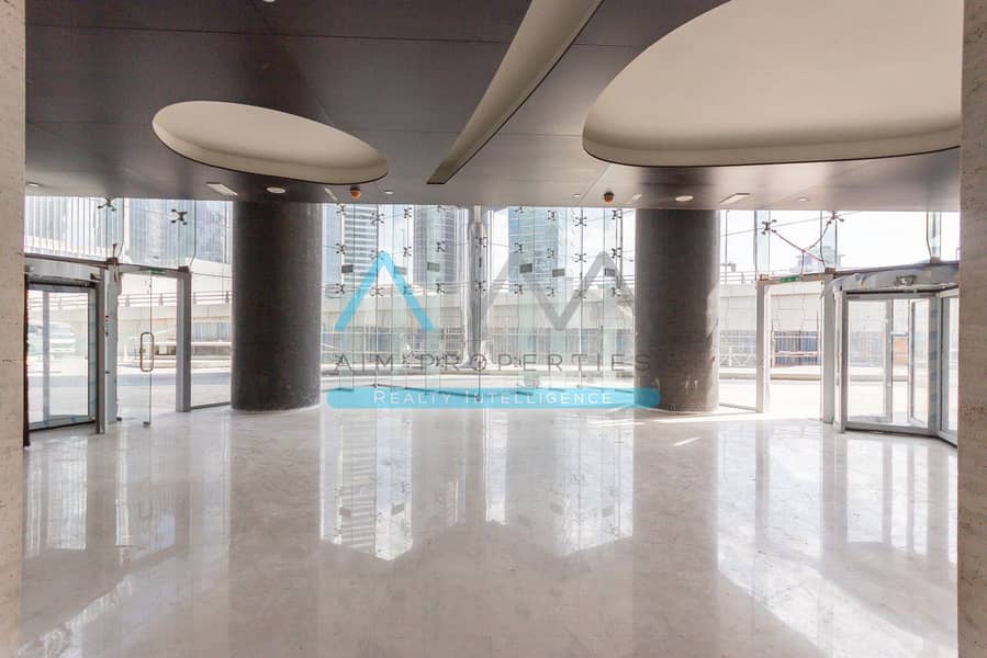 8 lobby_1600x1067. jpg