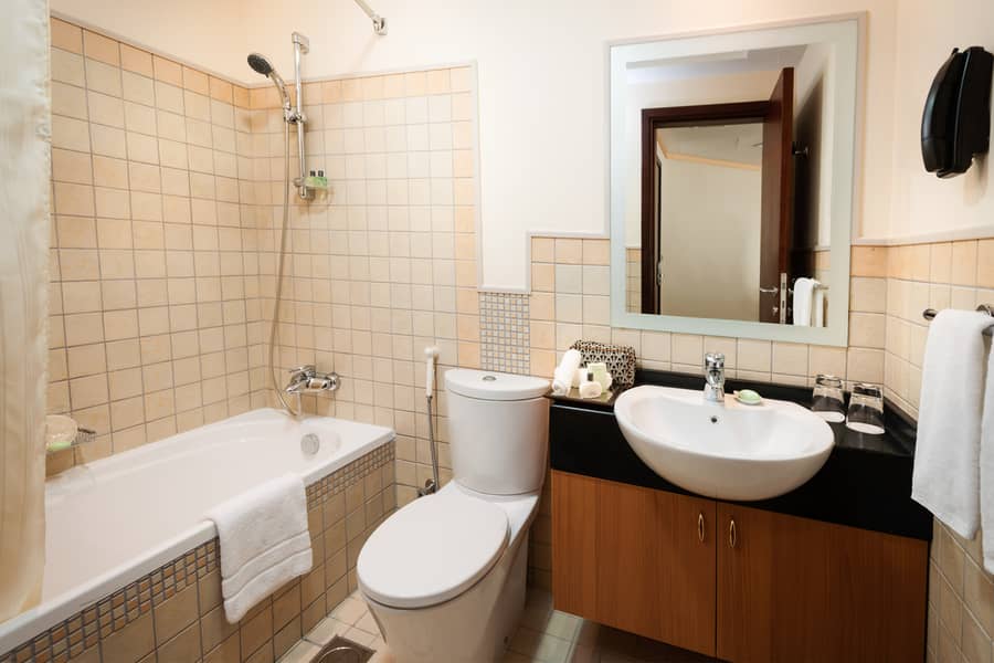 5 Premium One Bedroom Suite Bathroom. jpg