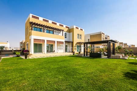 Spacious 5 Bed Villa in a Nice Location! Spacious 5 Bed Villa in a Nice Location!