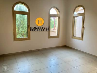 LUXURY 5 BEDROOM VILLA IN UPSCALE GATED COMMUNITY LUXURY 5 BEDROOM VILLA IN UPSCALE GATED COMMUNITY