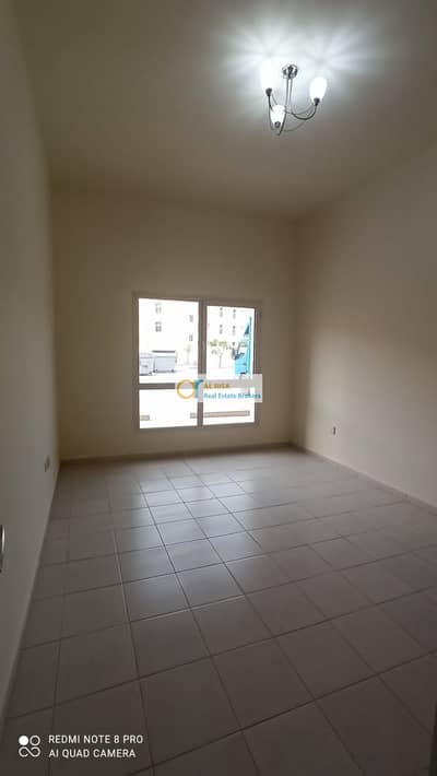محل تجاري  للايجار في مجمع دبي للاستثمار، دبي - ae0322ac-33a8-4cb7-a0a2-13d99f562616. jpg