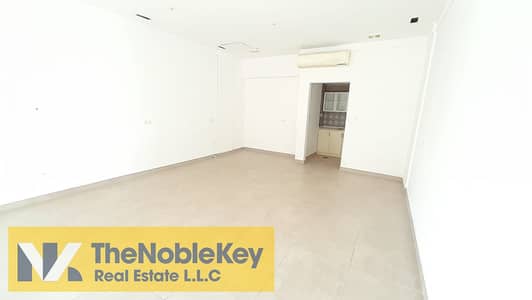 Shop for Rent in International City, Dubai - d1303140-0ea7-4a3a-b3c7-9c6ed178041e. jpg