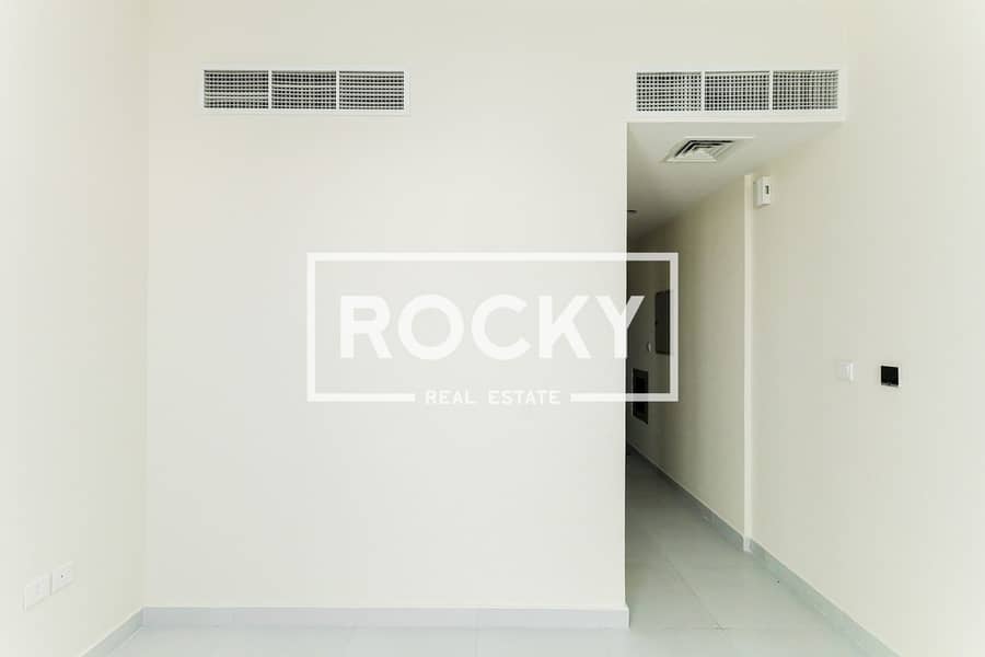 4 Karama Apartment (13). jpg