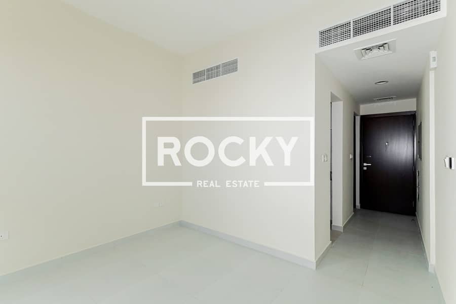 6 Karama Apartment (14). jpg