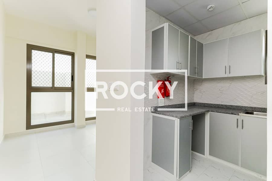 8 Karama Apartment (4). jpg