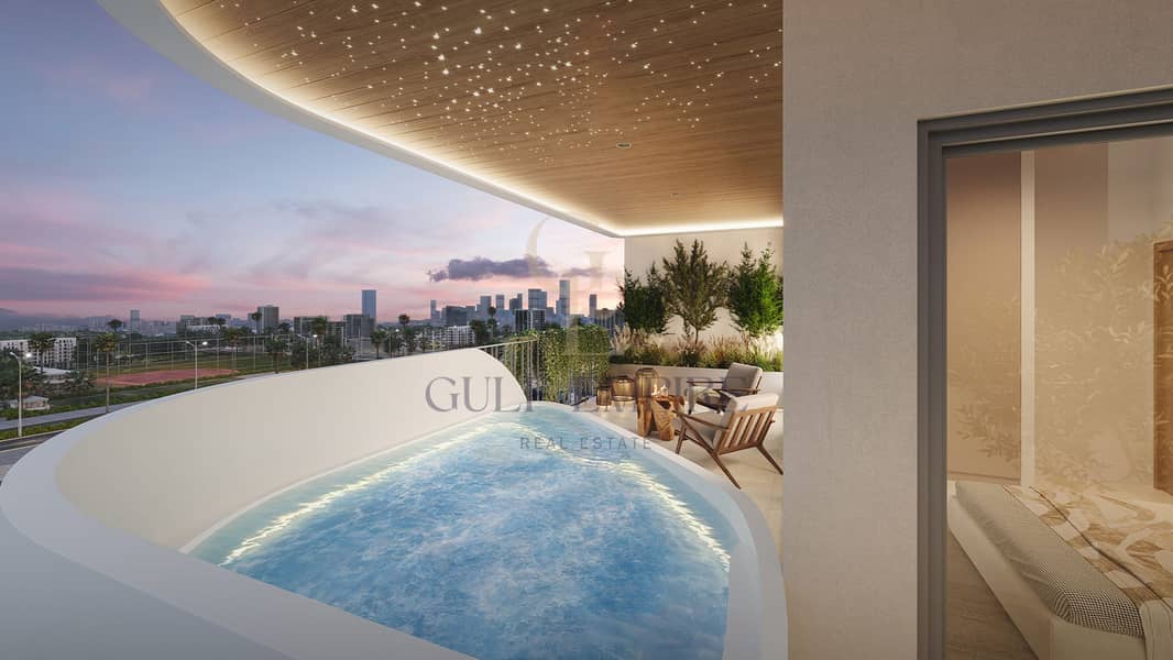 6 WG3 balcony with jacuzzi. jpg