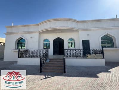 Four bedroom villa with air conditioners in Al-Jazzat