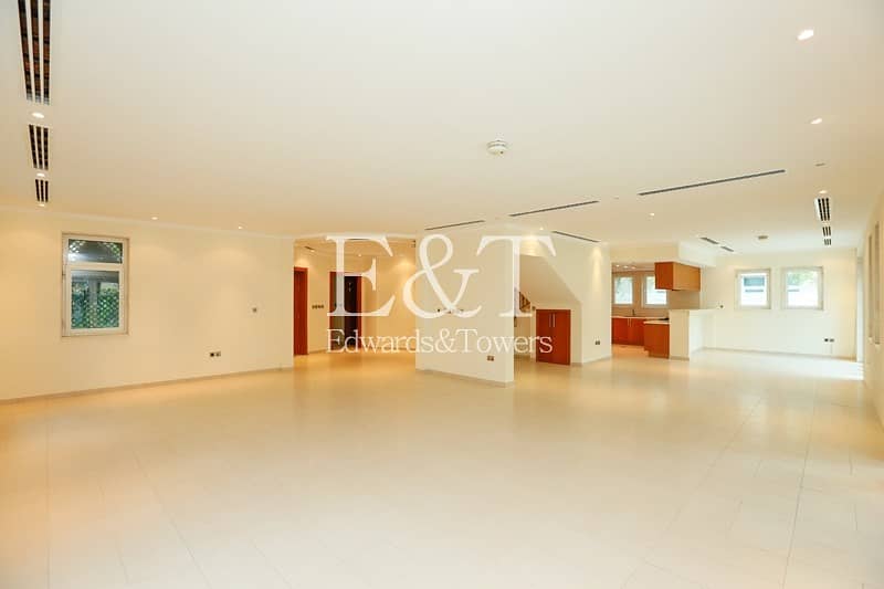 Exclusive | Genuine 5 Bedroom | Immaculate | Private Pool