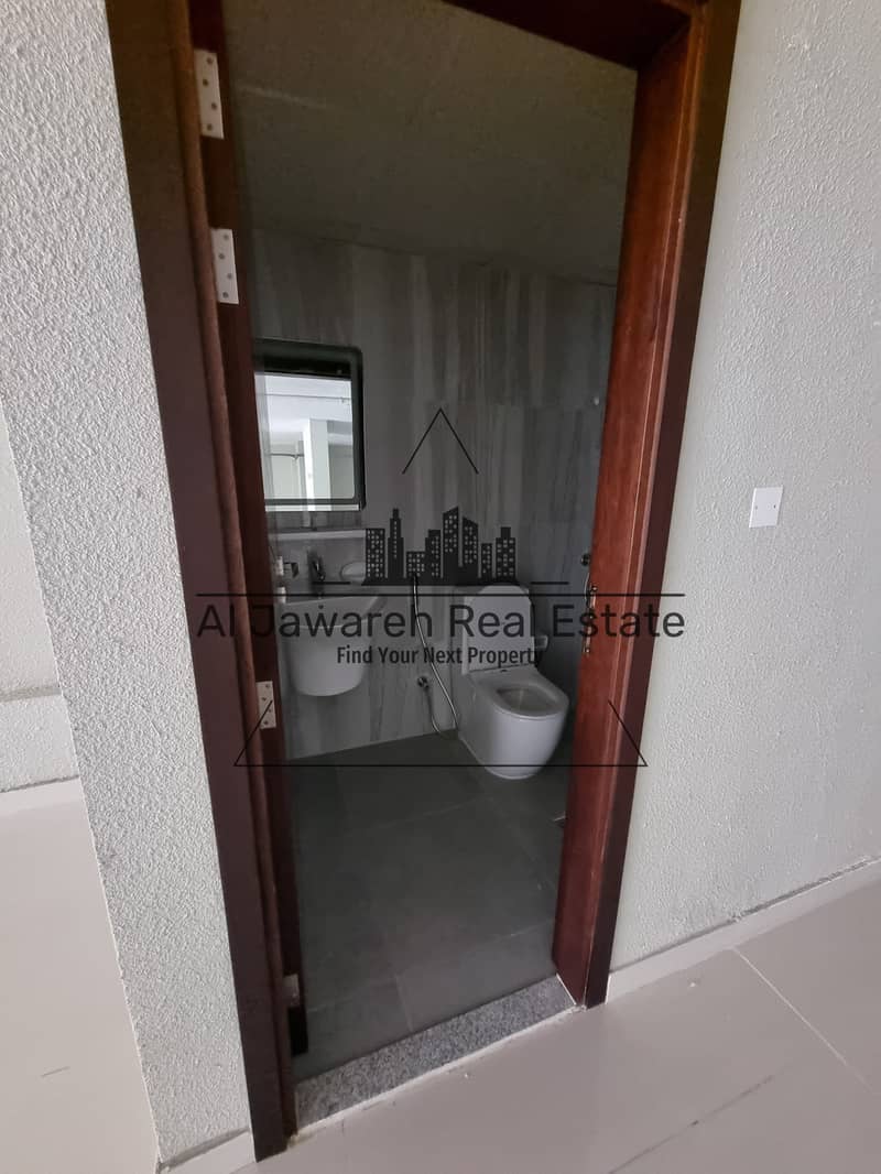 10 3a0826cb-949d-4ada-b6a3-9dadd41e877a. jpg