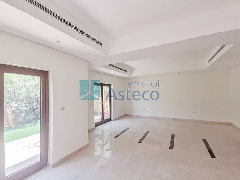 End Unit| Single Row  3 Bed| Terrace| Balcony