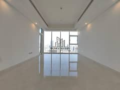 شقة في شارع الكورنيش 2 غرف 122999 درهم - 10335668