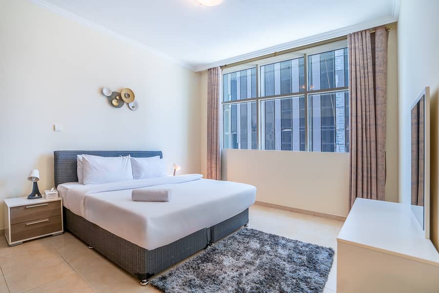 13 Burj al Nujoom 1BR-13. jpg