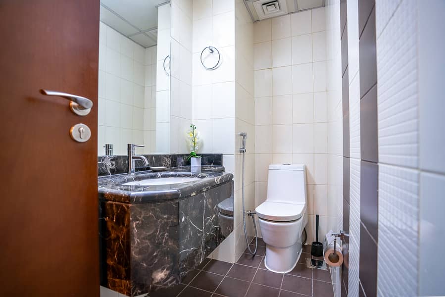 16 Burj al Nujoom 1BR. jpg