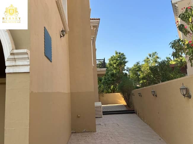 12 entrance 3. png
