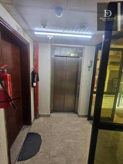 阿尔娜巴， 夏尔迦 商业大厦待售 - صورة واتساب بتاريخ 1446-06-08 في 10.34. 28_51b0432d. jpg