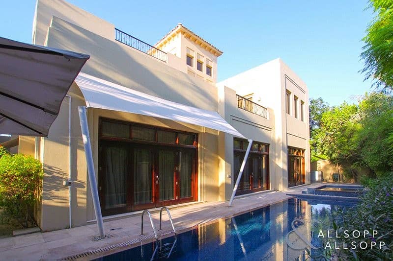 Private Pool | 5 Bedrooms | Landscaped.