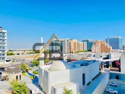 Near to souq extra/3bhk apartment/Family building/All Amenities