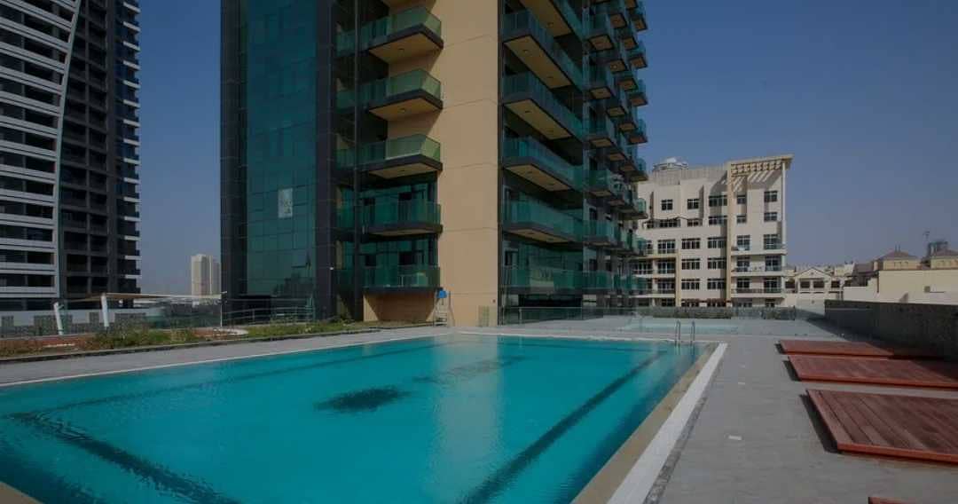 Elegant and Extremely Spacious 1 Bedroom