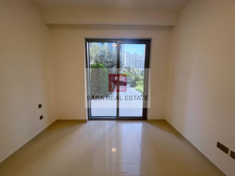 14 6.1 - Bedroom. jpg