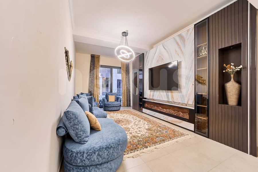 Fully Upgraded | Pool View | Vacant Fully Upgraded | Pool View | Vacant
