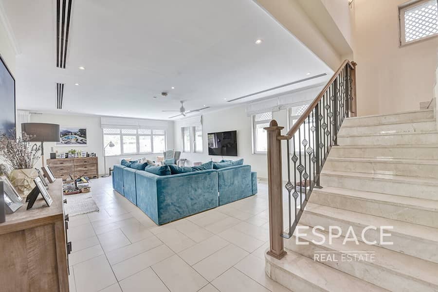 Private Pool | Well Maintained | Big Plot