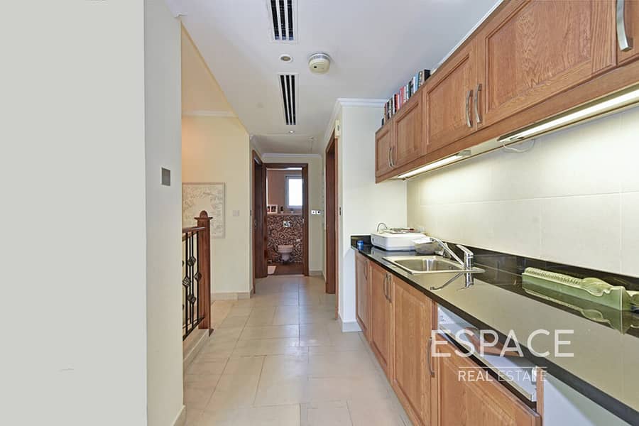 Private Pool | Well Maintained | Big Plot - Image 6