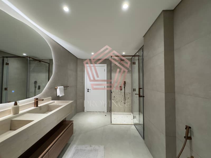 6 bathroom 1 -2 (2). jpg
