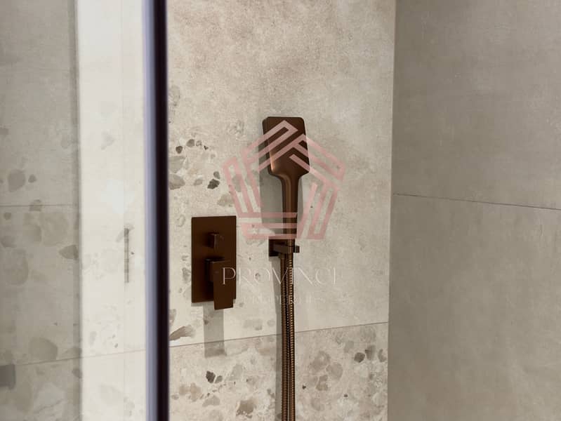 14 bathroom 1 -6. jpg