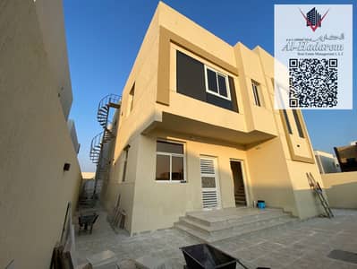 فیلا 4 غرف نوم للايجار في الزاهية، عجمان - IMG-20241123-WA0034. jpg