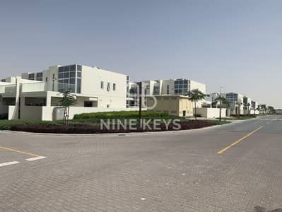 SINGLE ROW  |  SPACIOUS 3 BEDROOM PLUS MAIDS ROOM | FULLY FURNISHED