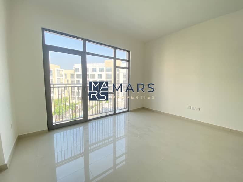 The Luxurious & Spacious 1 Bedroom Apartment with Swimming Pool View The Luxurious & Spacious 1 Bedroom Apartment with Swimming Pool View