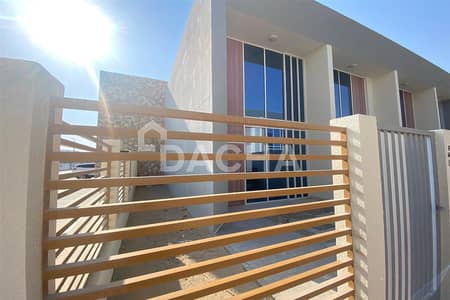 1 Bedroom Townhouse for Sale in Dubailand, Dubai - Fully Renovated | High ROI | Negotiable