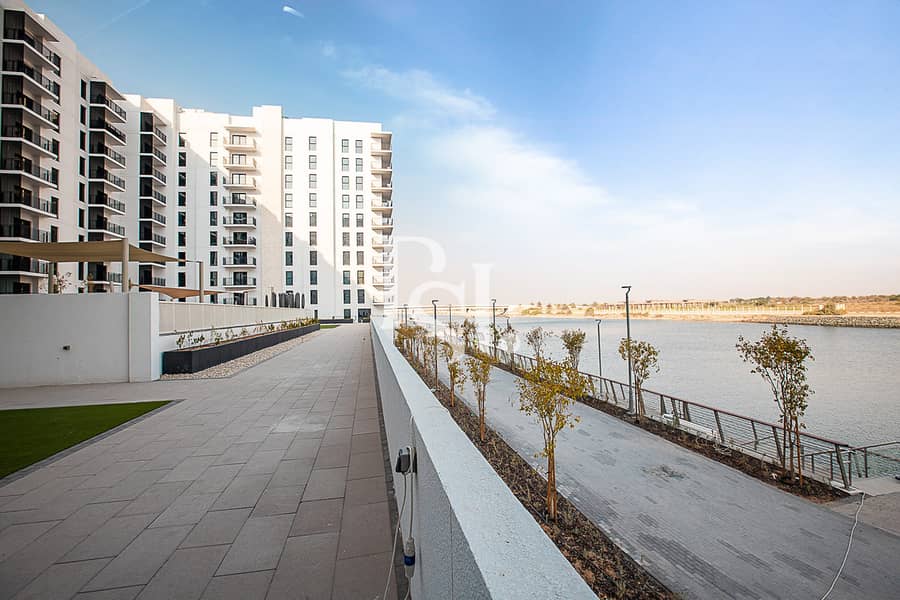8 water-edge-yas-island-abu-dhabi-walkway-seaside (1). JPG