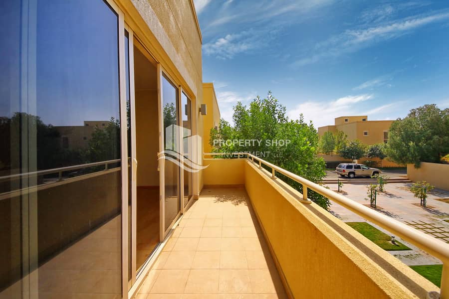 3-bedroom-townhouse-abu-dhabi-al-dar-al-raha-gardens-balcony. JPG