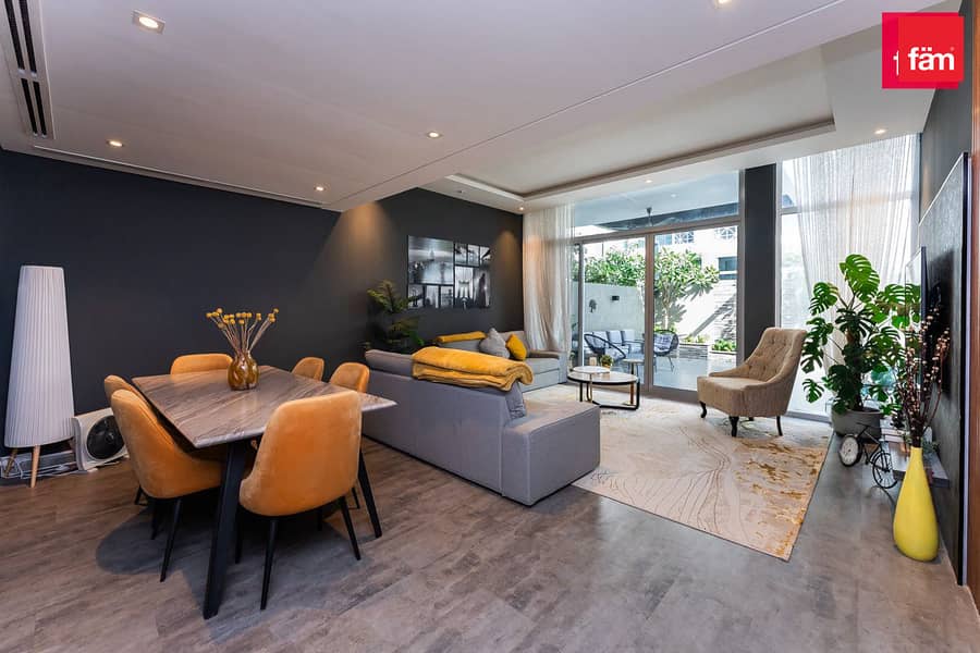 Fully Furnished Option | Middle Unit | Upgraded Fully Furnished Option | Middle Unit | Upgraded