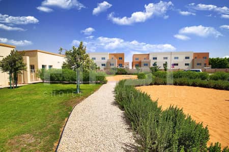 5 Cпальни Вилла Продажа в Аль Риф, Абу-Даби - External Photo of Contemporary Village Al Reef Villas Al Reef Abu Dhabi UAE (15). jpg
