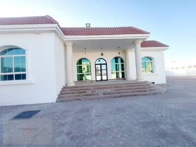 SINGLE STORY 4BR VILLA FOR RENT IN KHAWANEEJ 1