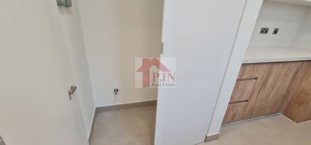 Spacious Layout| Prime Location| Single Row