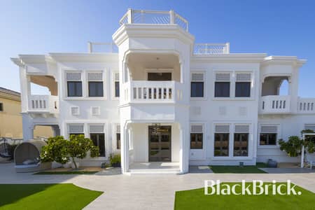 6 Bedroom Villa for Rent in Palm Jumeirah, Dubai - Must see | Huge Plot | Beautiful Signature Villa