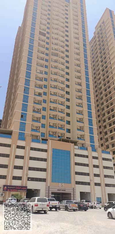 4 Bedroom Flat for Rent in Emirates City, Ajman - Spacious 4bedroom Hall Apartment Available for rent in Paradise Lake Towers B5 ajman