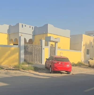 4 Bedroom Villa for Sale in Al Sabkha, Sharjah - 837e0283-4742-4d7a-9510-11f052d27723. jpeg