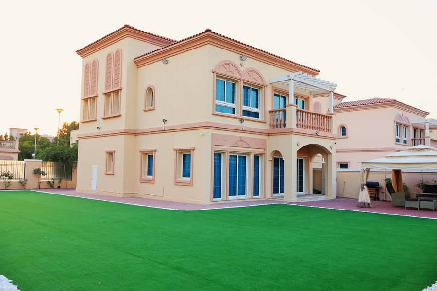 SPACIOUS AND FULLY FURNISHED 2BR+MAIDROOM WITH HUGE GARDEN