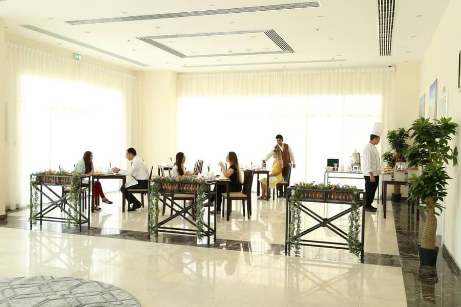 8 Uptown Furjairah - Restaurant1. jpg