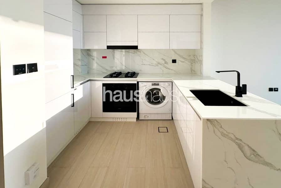 Modern | Unfurnished | available Jan | Balcony